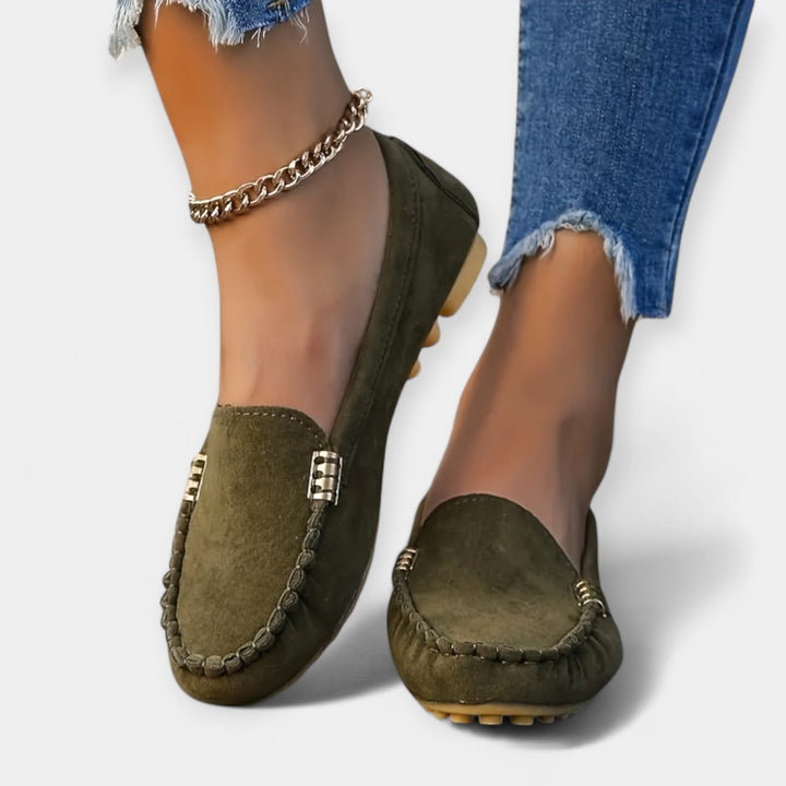 Loaferit metalliset yksityiskohdat