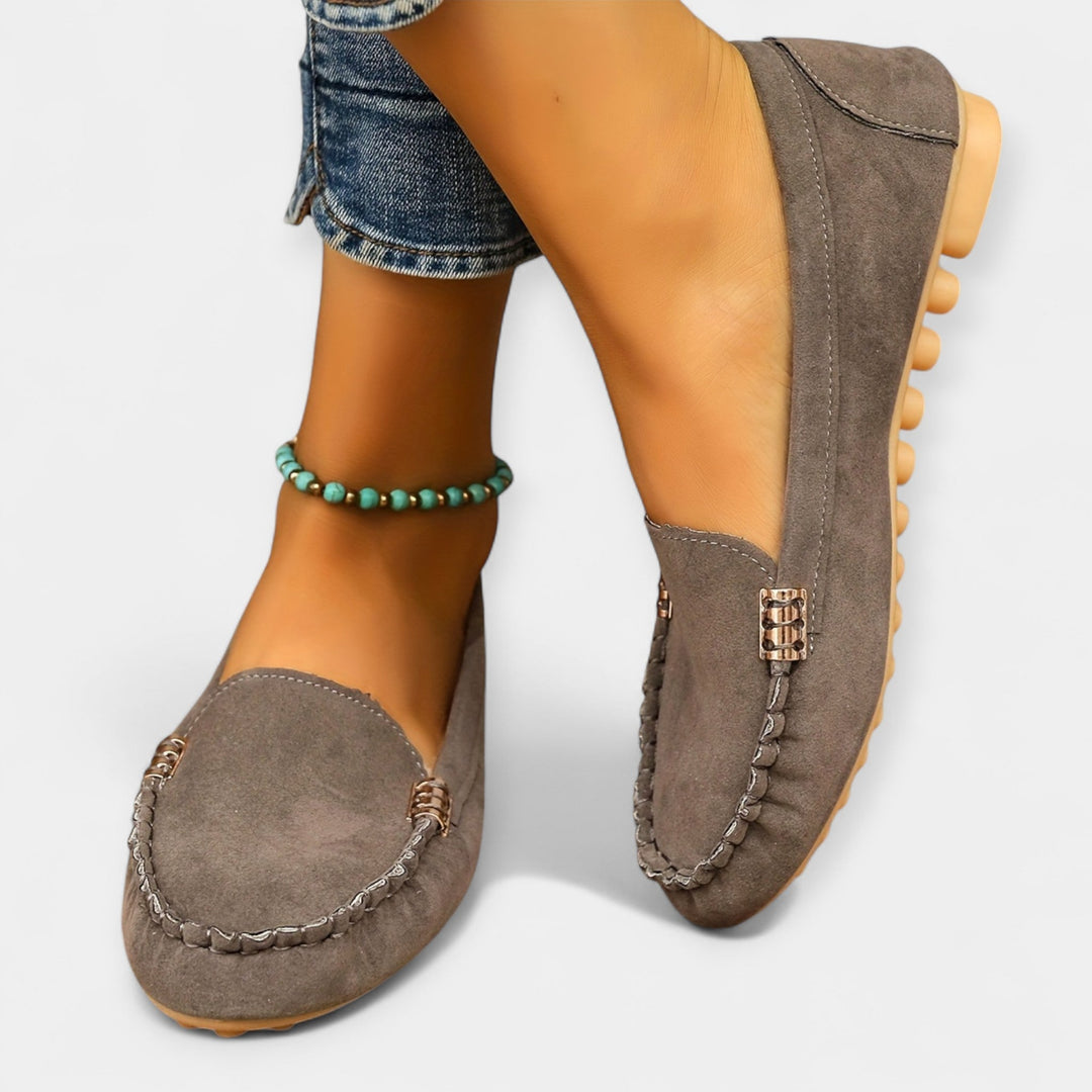Loaferit metalliset yksityiskohdat