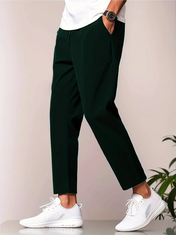 Tjark – Slim Fit -joggerhousut kiristysnauhalla