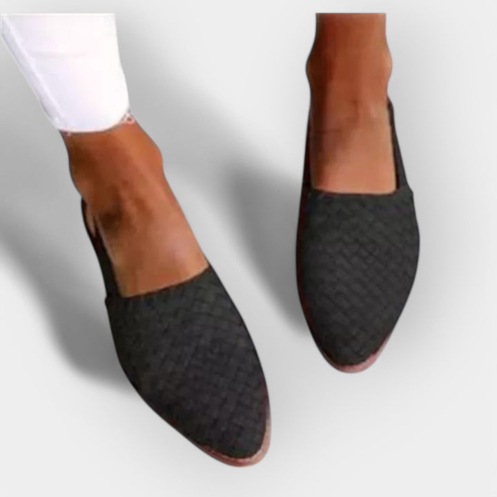Käsintehty minimalistisella muotoilulla