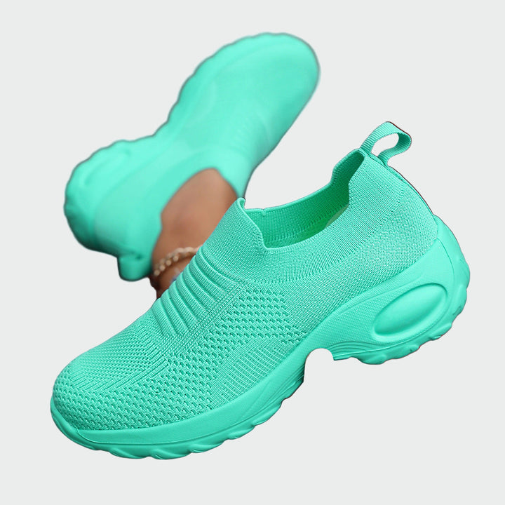 Klassiset urheilulliset slip-on-kengät jokapäiväiseen tyyliin